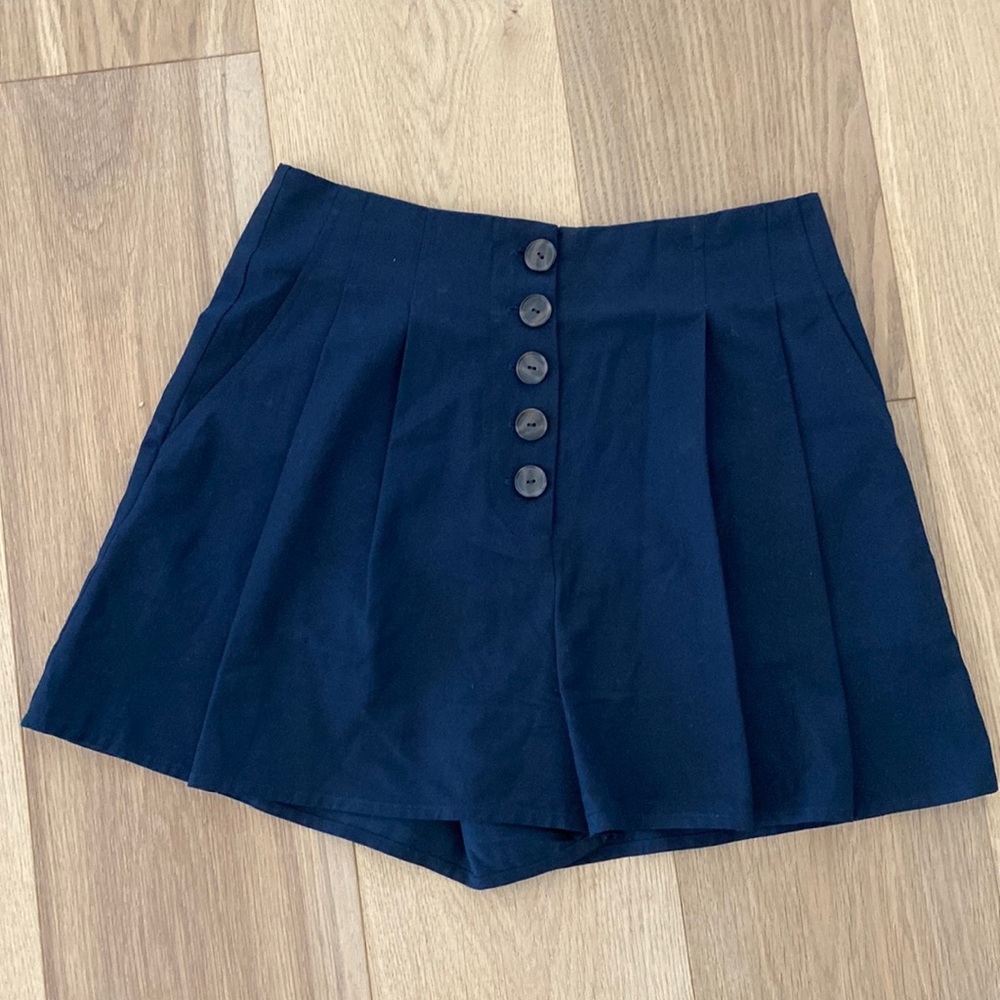 Gianni Bini high waisted shorts